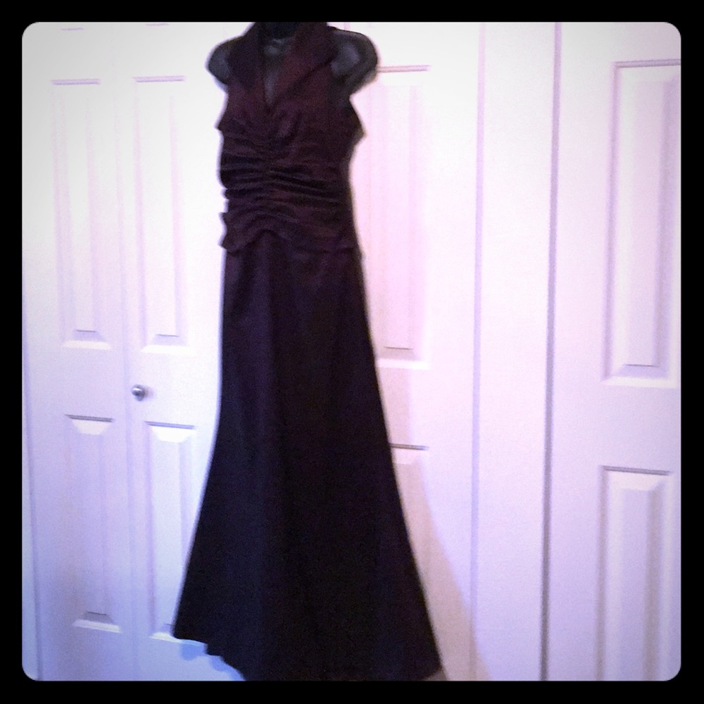Tadashi maroon size 6 dress